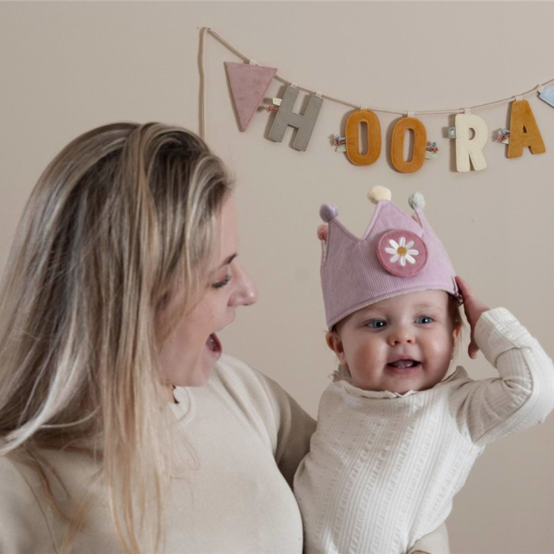 Corona de Cumpleaños con Números Rosa
