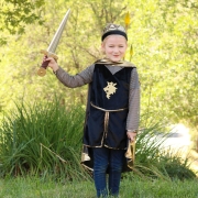 Disfraz Caballero Dorado con Capa y Corona 5-6 años