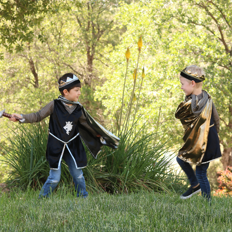 Fato de Cavaleiro Prateado com Capa e Coroa 5-6 anos