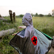 Disfraz Capa Reversible Dragón y Caballero 7-8 años