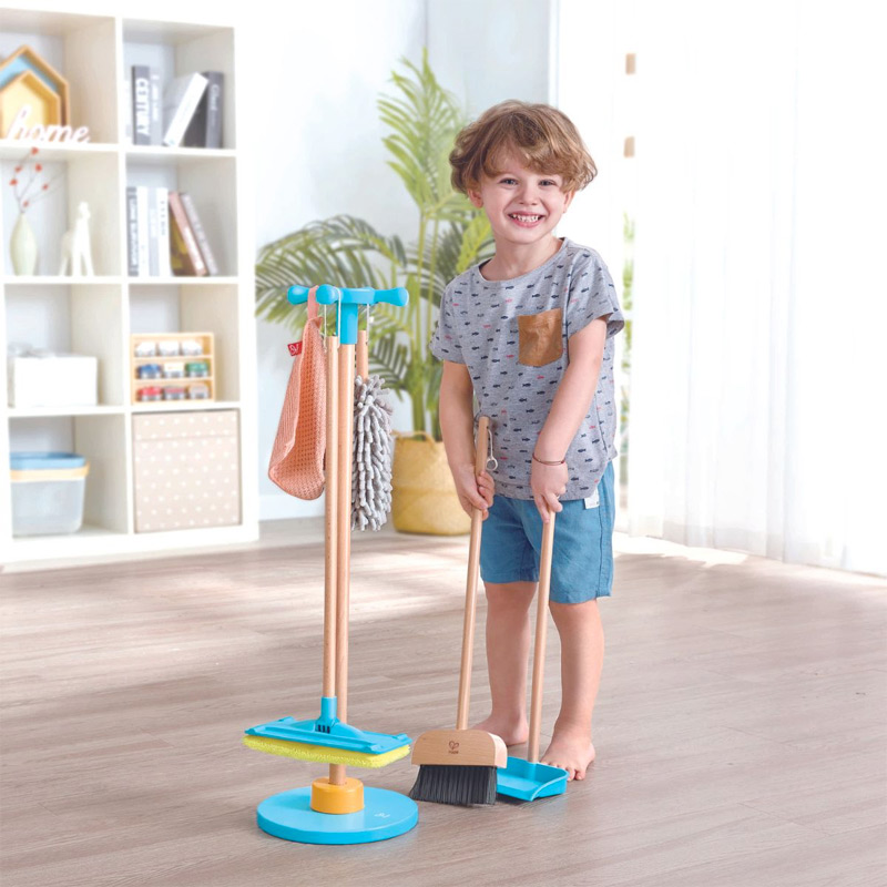 Juego de Limpieza con Escoba