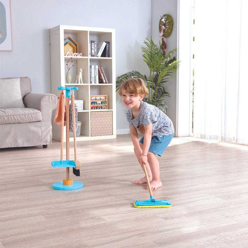 Juego de Limpieza con Escoba