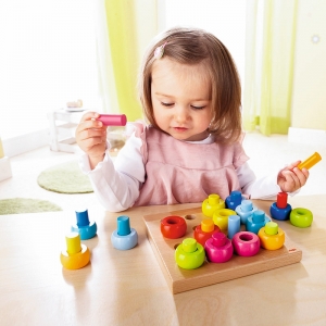 Juego para Ensartar: Roscas de Colores