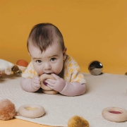 Sonajero Sensorial Calm Donut Rosa