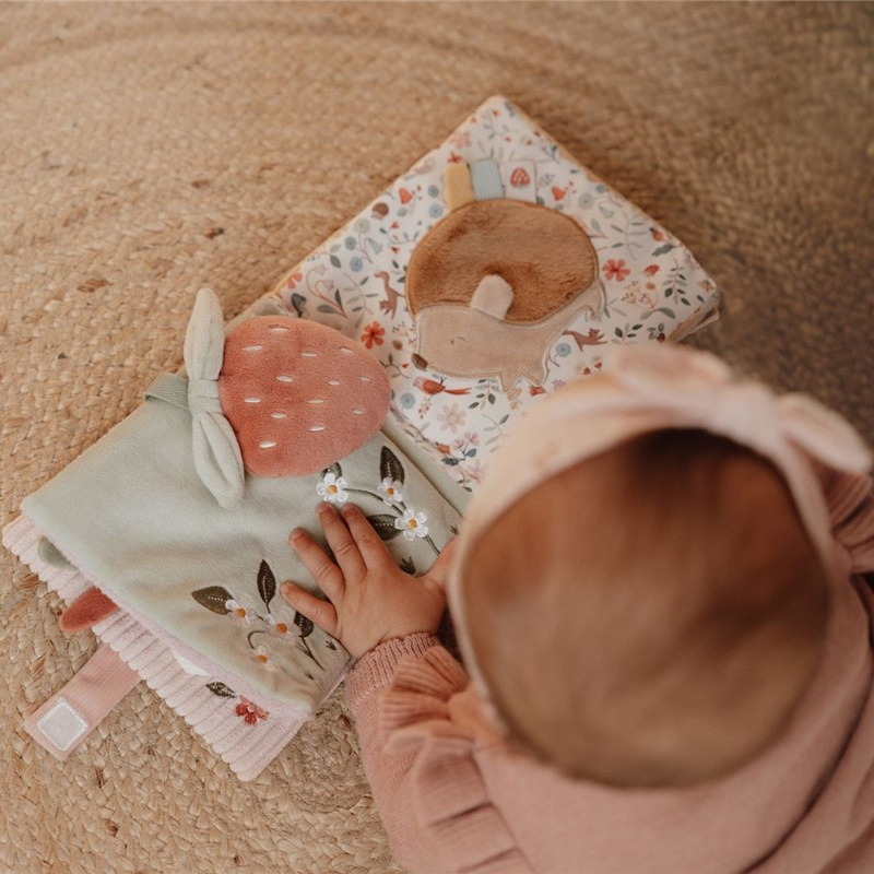 Libro Blandito de Actividades Fairy Garden