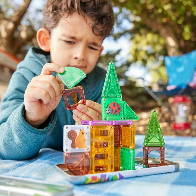 Magna-Tiles Tree House