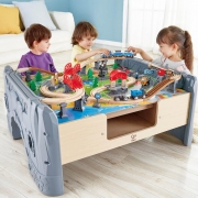 Mesa con Circuito de Tren de 70 piezas
