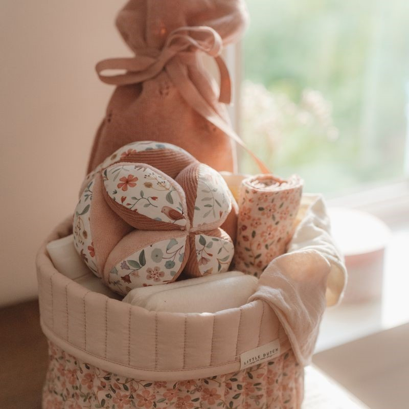 Pelota Montessori Fairy Garden