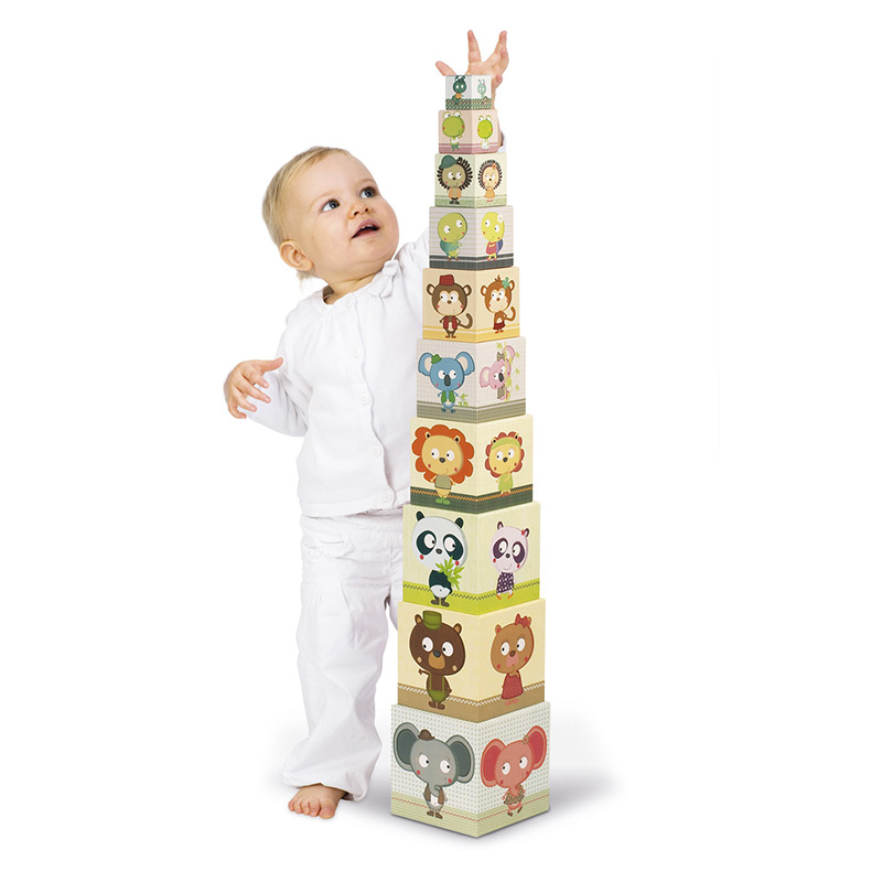 Pirámide de Cubos: Retrato de Familia
