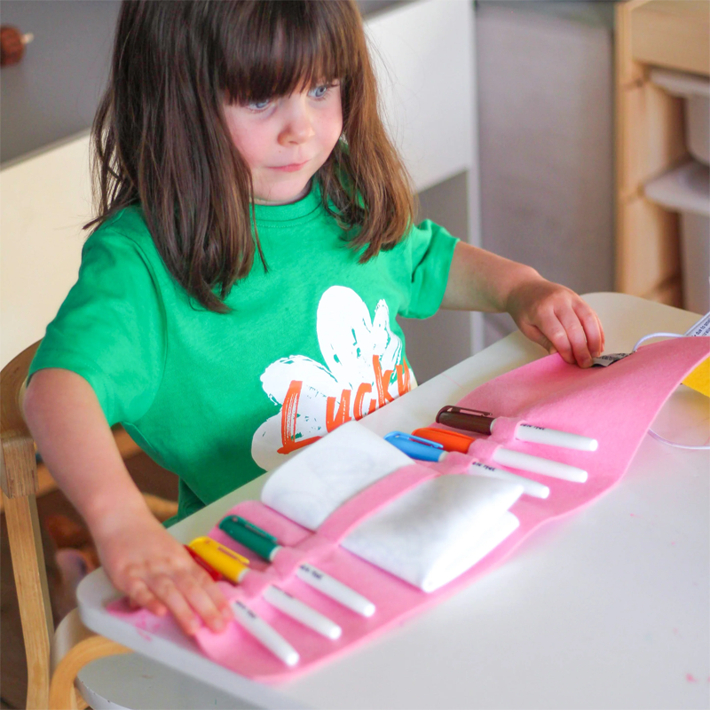 Scribble Mat Tapete reutilizable para colorear: Las Estaciones