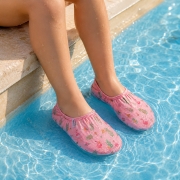 SlipStop Flamingos
