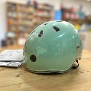 Super Outlet: Casco Pequeño con Luces Verde Pastel