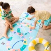 Toalla de Juego Microfibra Serpientes y Escaleras
