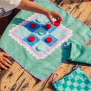 Toalla de Juego Mini Parchís y Tres en Raya