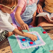 Toalla de Juego Mini Parchís y Tres en Raya
